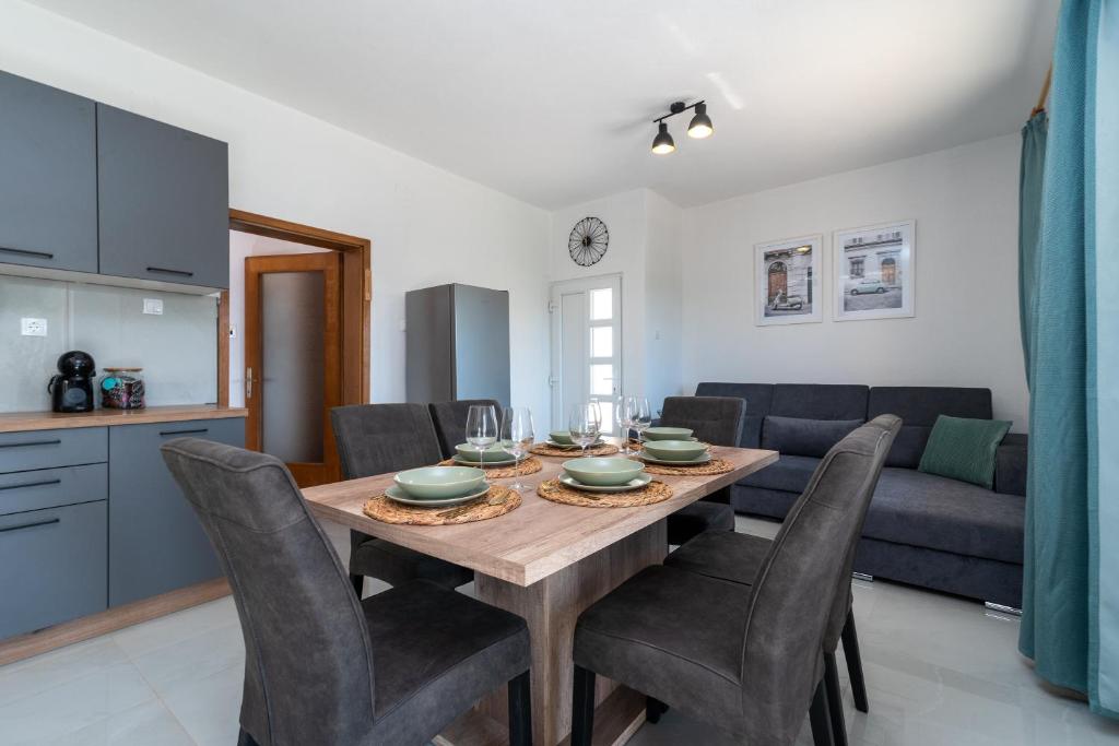 Kitchen with rest area at Villa Piedra